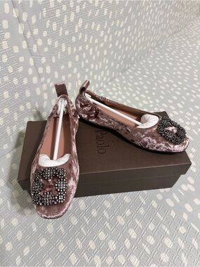 Línea Paolo Mauve Velvet Crystal-Buckle Ballet Flats